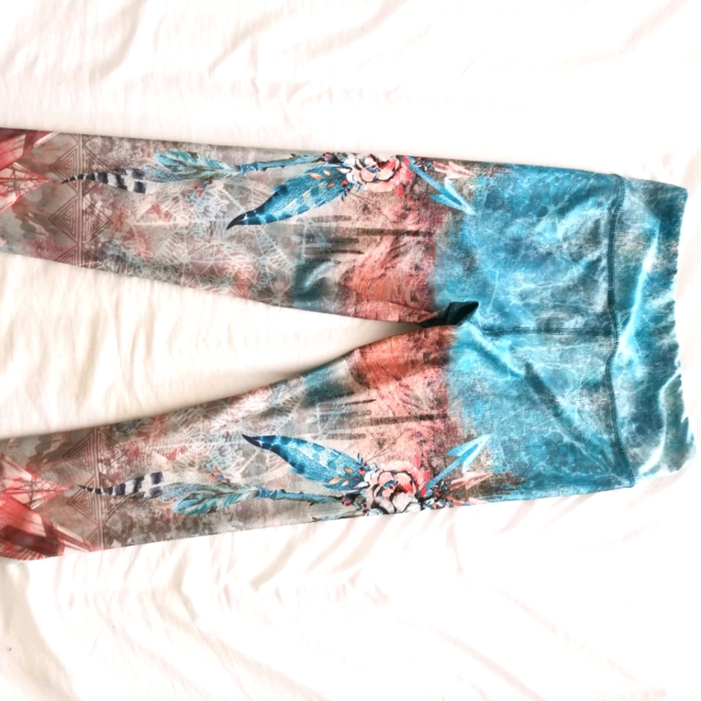 NWOT Evolution and Creation Yoga Pants Size Small